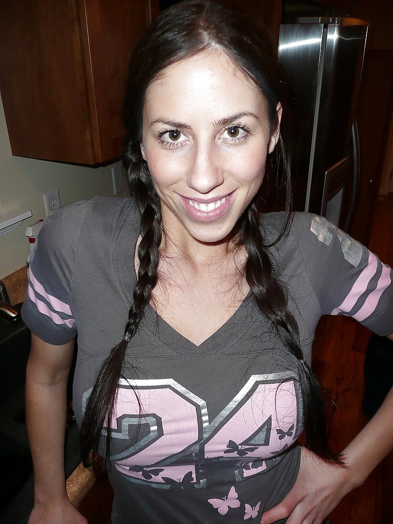 maman du 43 aime se la mettre dans le cul